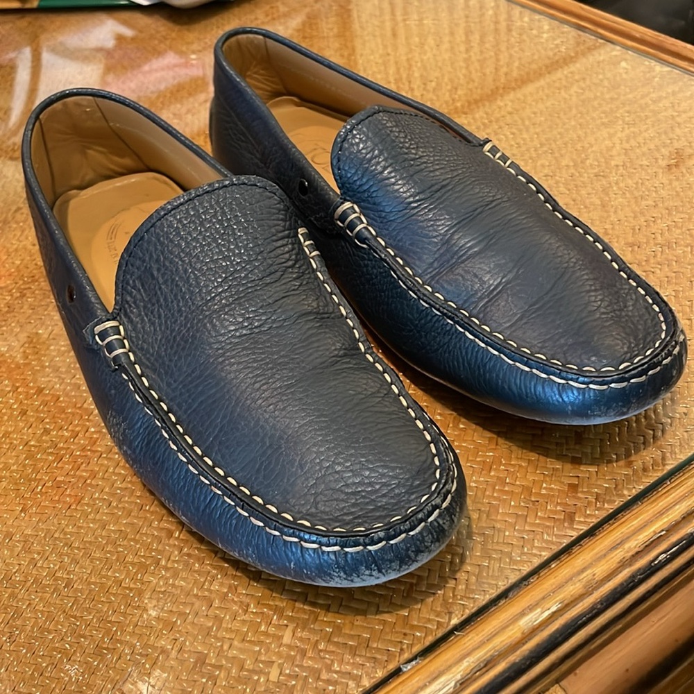 Tod's Gommino Driving Shoes
Leather Exposed stitching pebble heel & outs…